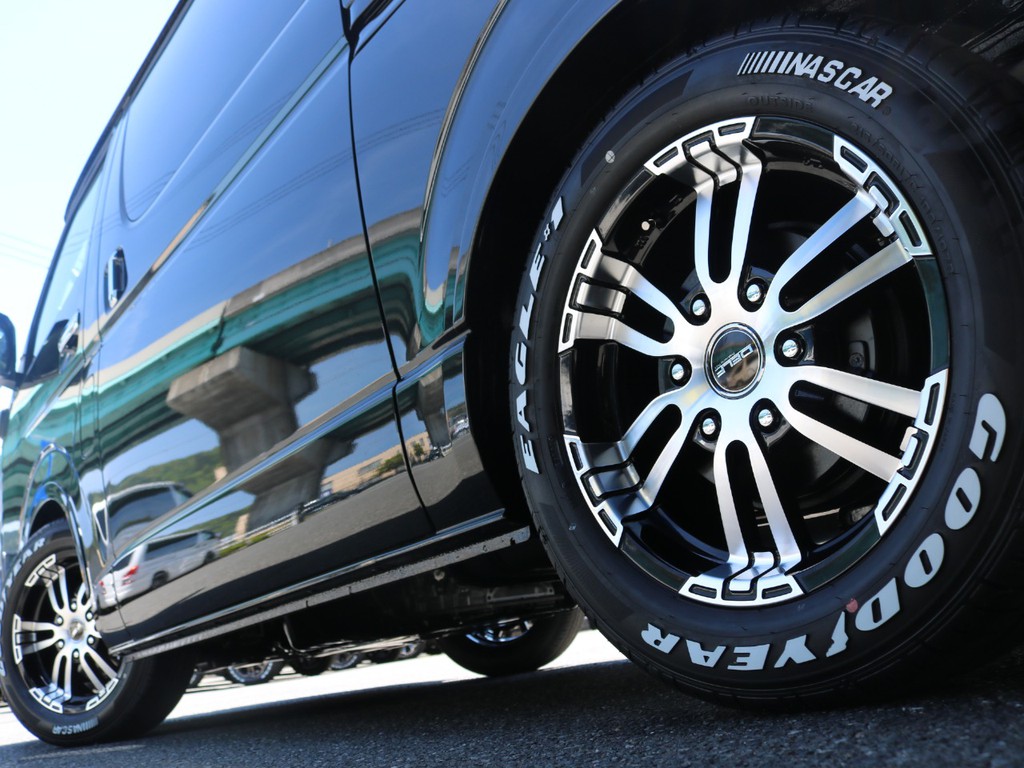 ＦＬＥＸ ＤＥＬＦ０２　１７インチＡＷ・グッドイヤーナスカータイヤ