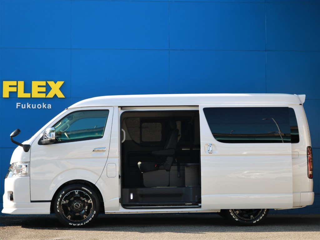 新車時メーカーオプションのパワースライドドアを完備！　乗り降りが大変楽になります。パワースライドドアは運転席からも操作することが可能です。