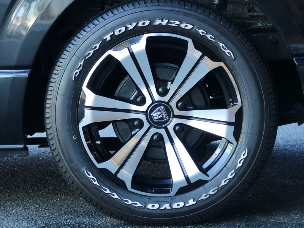 バルベロ グランデ１７インチAW・H２０ TOYOタイヤ