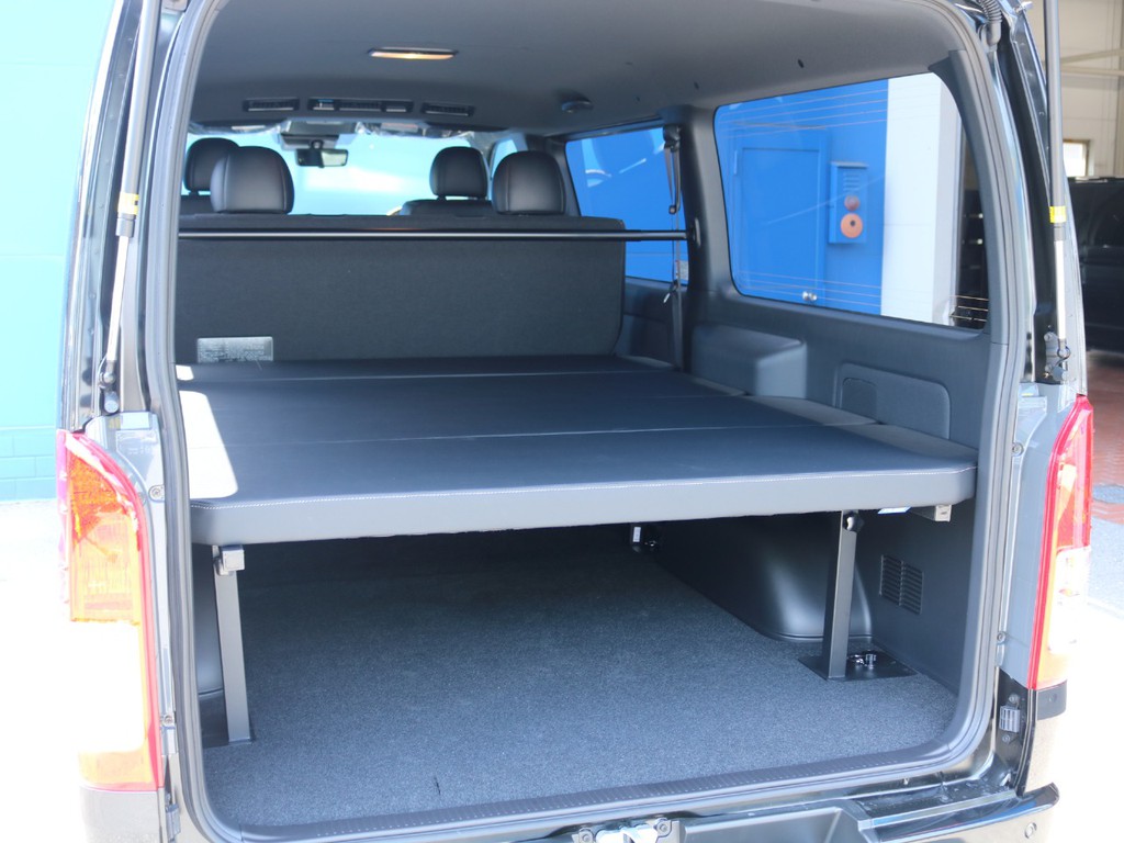 5段階に高さ調節なオリジナルベットキットは車中泊や荷物を積み込みたい方など使い方無限大！