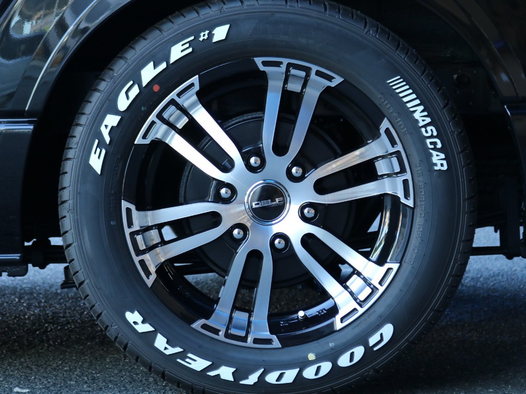 ＦＬＥＸ ＤＥＬＦ０２　１７インチＡＷ・グッドイヤーナスカータイヤ