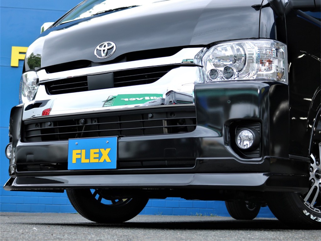 フロントにはＦＬＥＸデルフィーノラインフロントリップを装着！　フェイス回りが引き締まって見えます。