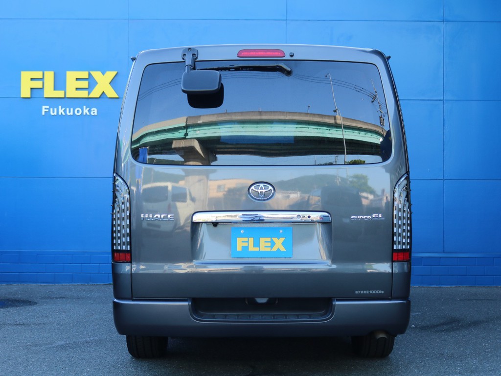 FLEXオリジナルの煌LEDテールでリアビューの格好良さもばっちり！