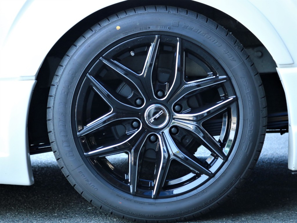 ＦＬＥＸ ＤＥＬＦ０１ １８インチＡＷ・グッドイヤーノーマルタイヤ２２５５０【新品】