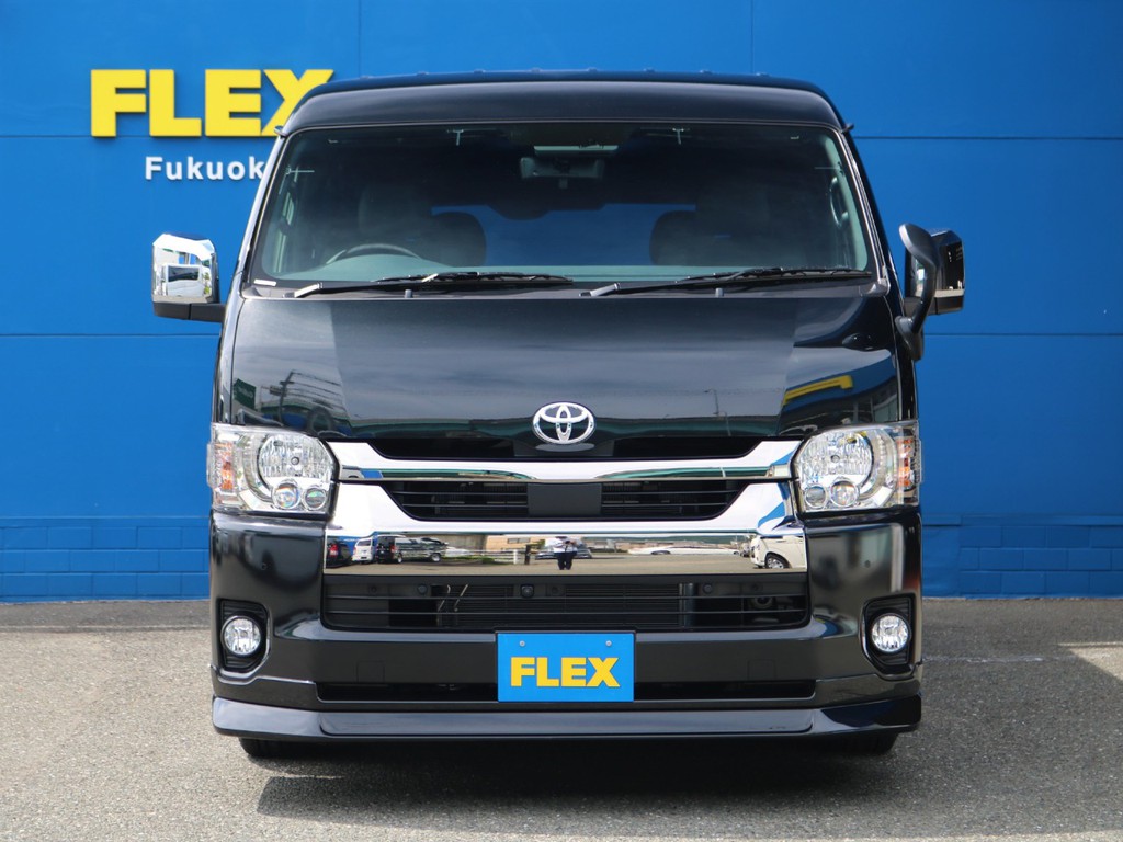 ＦＬＥＸオリジナルアイテムを中心にカスタムコンプリート！内外装ドレスアップパーツからオーディオ類まで装備も充実。もちろん、ご要望に応じて各種追加カスタムも承ります。