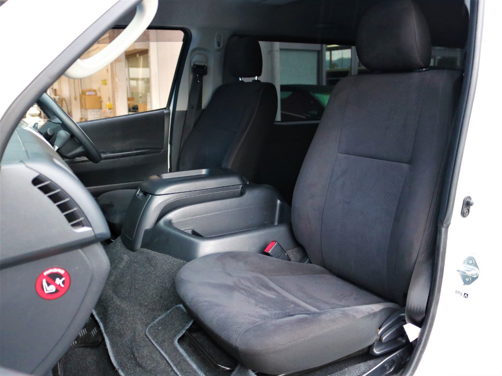 人気の４型パール！走行２７千キロの低走行車！