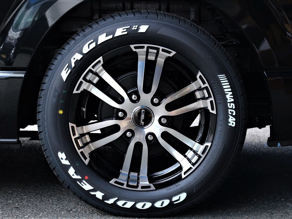 足回りにはＦＬＥＸ　ＤＥＬＦ０２　１７inchAW＆グッドイヤーナスカーホワイトレタータイヤをインストール☆