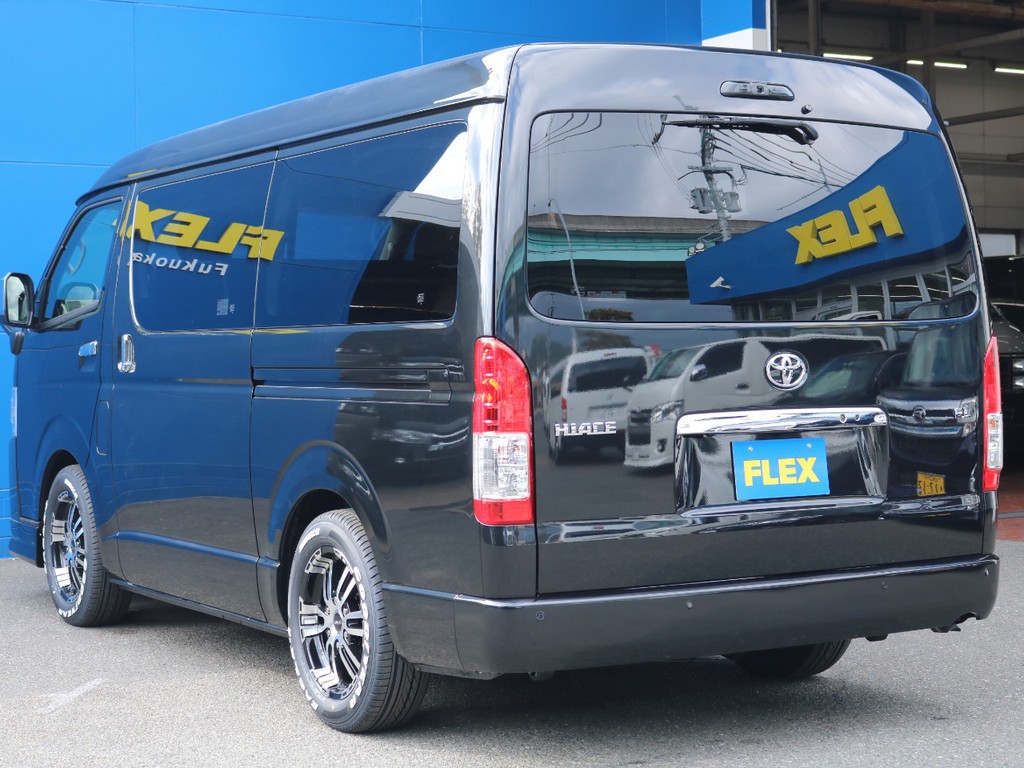 メーカーオプションのパワースライドドアも完備！　後部座席の乗り降りや荷物の積み下ろしがとても楽になります♪