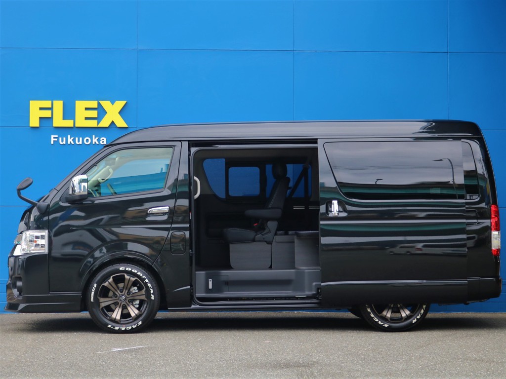 両手が塞がっていても開け閉め楽ちん♪パワースライドドア完備！