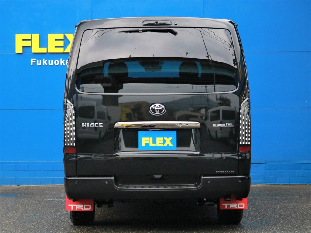FLEXオリジナルの煌LEDテールでリアビューの格好良さもばっちり！