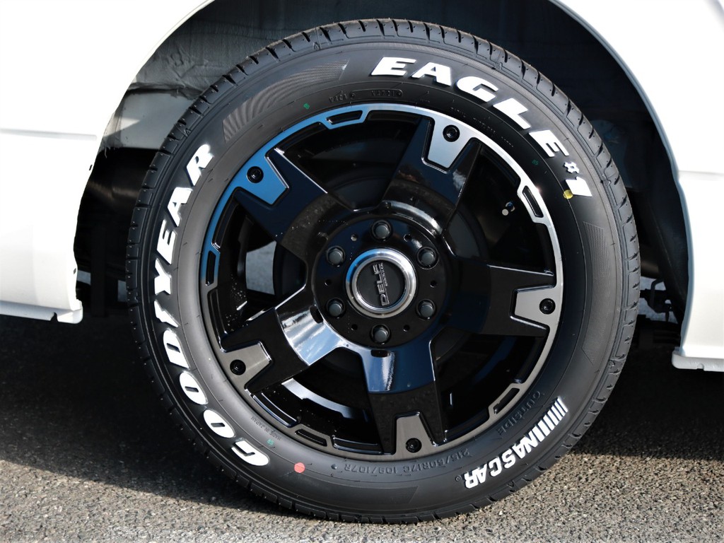 足回りにはFLEX　DELF03　１７inchアルミホイール＆グッドイヤーナスカータイヤをインストール☆