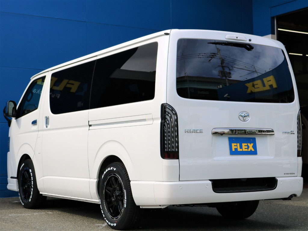 メーカーオプションの両側パワースライドドアも完備！後部座席の乗り降りや荷物の積み下ろしがとても楽になります♪　風通しも良いので停車時の急速換気にも役立ちます。