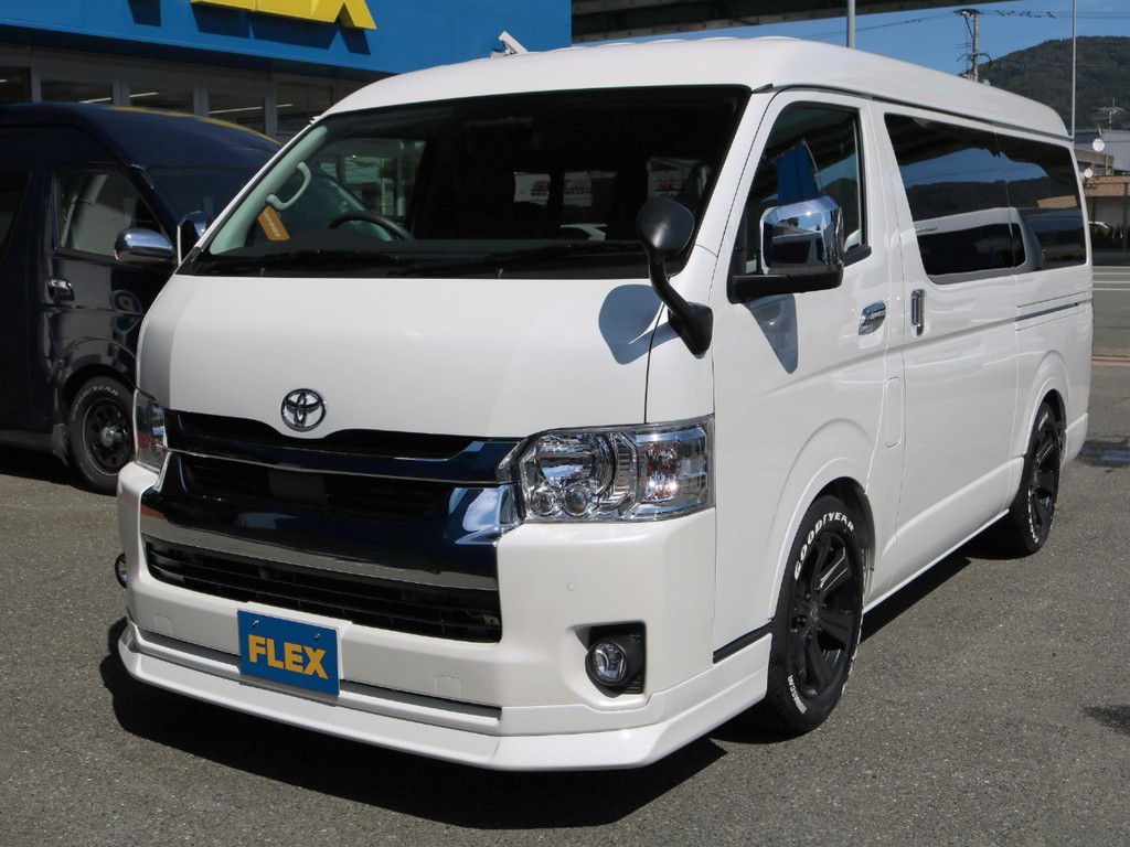 目的や用途に応じて多目的に使えるシートアレンジAS！２列目に３人掛けベンチシート対座・フルフラットとマルチなシートアレンジが可能!全面フローリング施工や着脱可能なテーブルも完備！