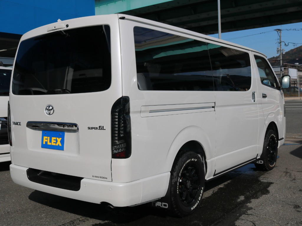 メーカーオプションの両側パワースライドドアも完備！後部座席の乗り降りや荷物の積み下ろしがとても楽になります♪　風通しも良いので停車時の急速換気にも役立ちます。
