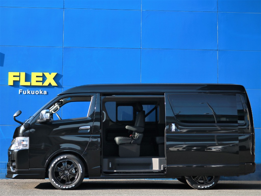 新車時メーカーオプションのパワースライドドアを完備！　乗り降りが大変楽になります。パワースライドドアは運転席からも操作することが可能です。