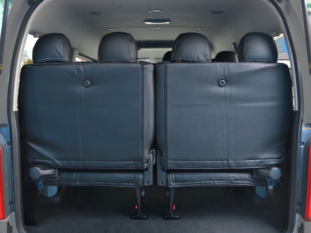 4列目シート跳ね上げ可能！ラゲッジスペースの確保も可能です☆