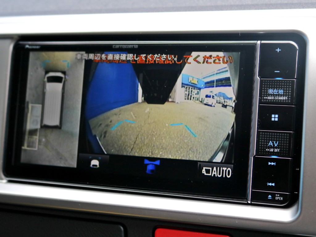 カロッツェリアSDフルセグナビを搭載！　パノラミックビューモニターやバックカメラの映像はナビモニターに描写されます。
