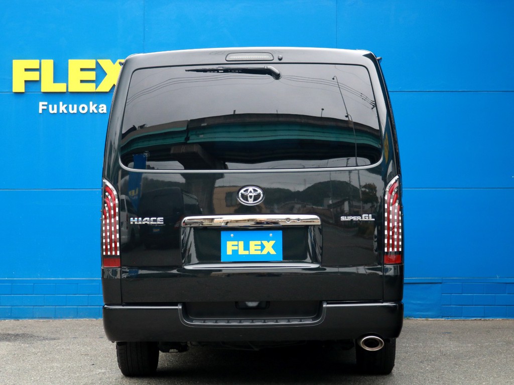 ハイエースをお探しなら専門店のFLEX福岡店まで！　福岡店の展示車両は勿論、全国のFLEXが保有する車両の中から貴方にぴったりの一台をお探し致します！