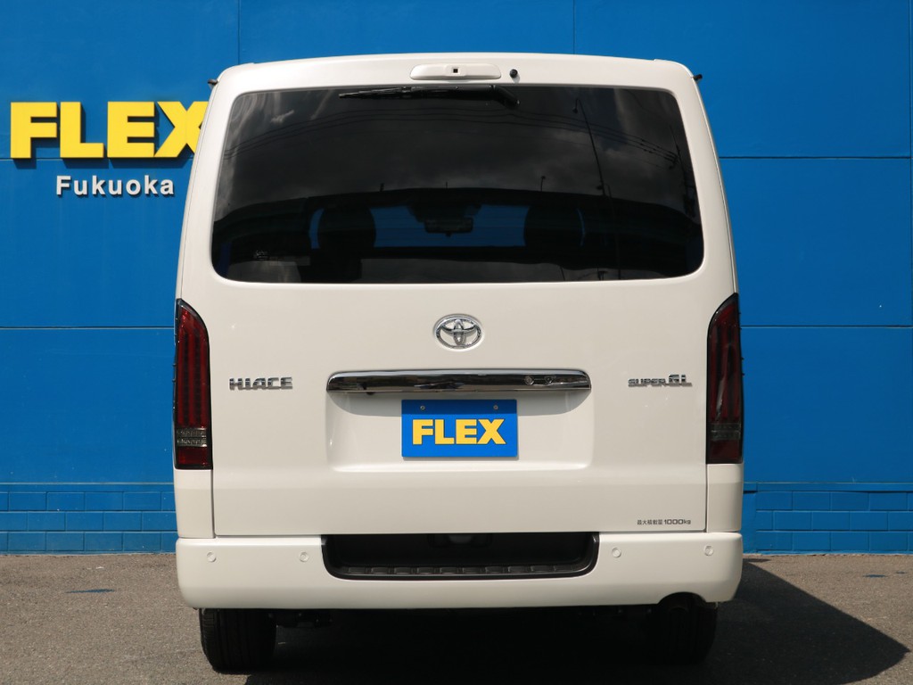 ハイエースをお探しなら専門店のFLEXハイエース福岡店まで！　福岡店の展示車両は勿論、全国のFLEXが保有する車両の中から貴方にぴったりの一台をお探し致します！