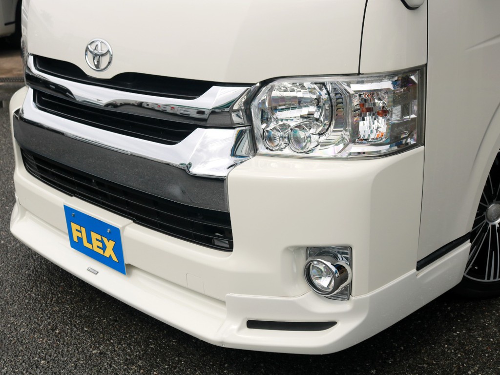 モデリスタフロントリップを装着済み！　LEDヘッドライトやLEDフォグバルブも搭載しているので夜道も明るく照らしてくれます！