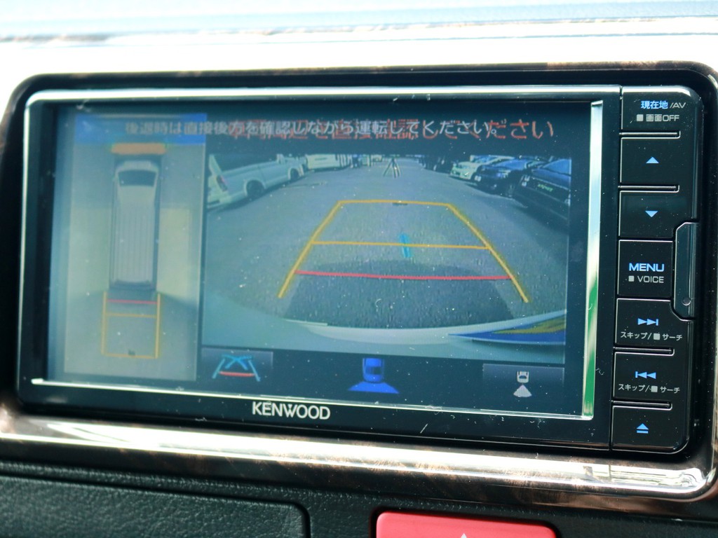 バックカメラやパノラミックビューモニターの映像はナビモニターに出力されます！