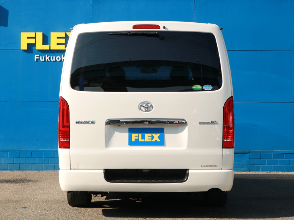 ハイエースをお探しなら専門店のFLEXハイエース福岡店まで！　福岡店の展示車両は勿論、全国のFLEXが保有するハイエースの中から貴方にぴったりの一台をお探し致します！