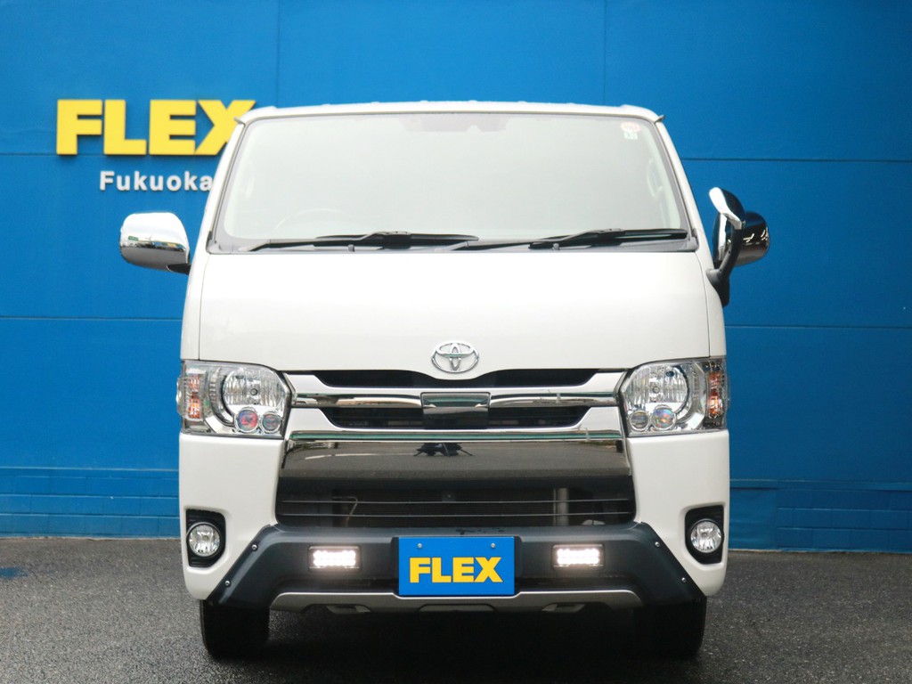 さあ！　これからガンガン使っていけるタフなTRD仕様の５型ディーゼルでお出かけしましょう！　中古車は現車限り、先着１名様限りとなりますのでご来店はお早めに！　専門店のハイエース福岡店まで！