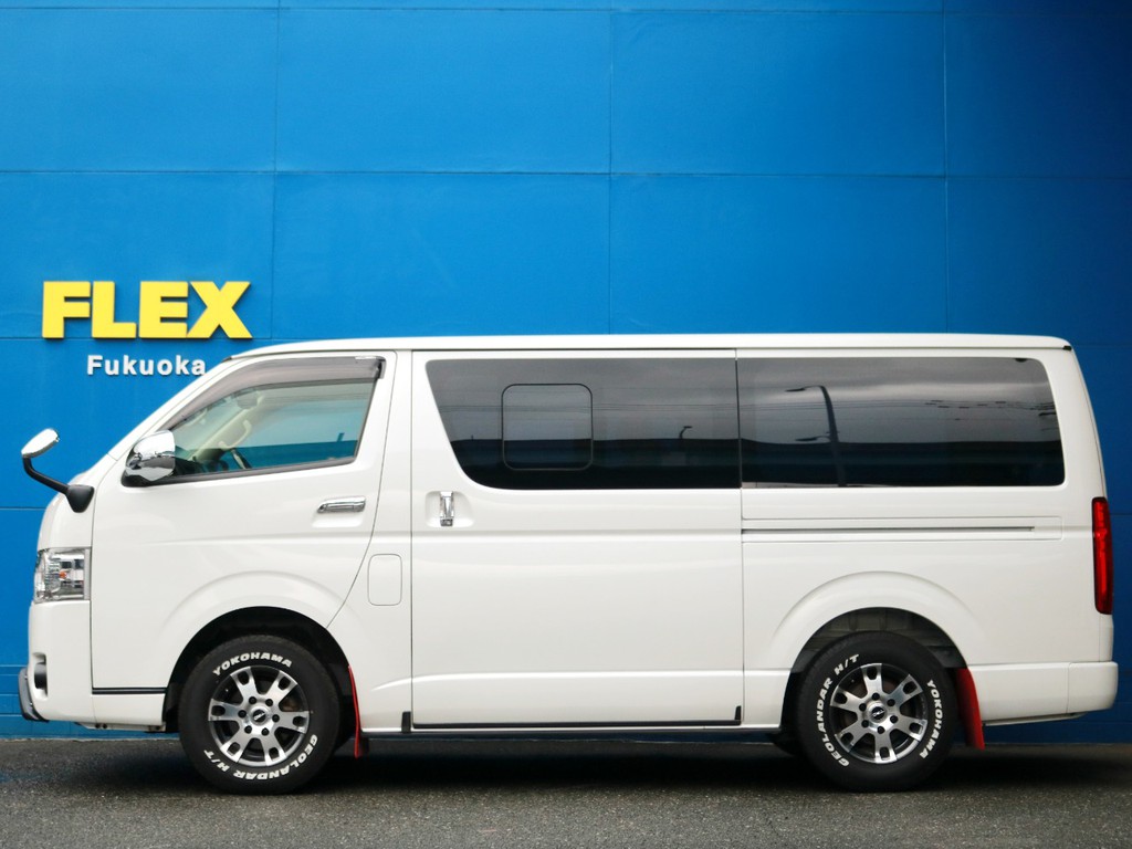 車高は純正を維持しています。ローダウンなどの追加カスタムもお受けいたします！