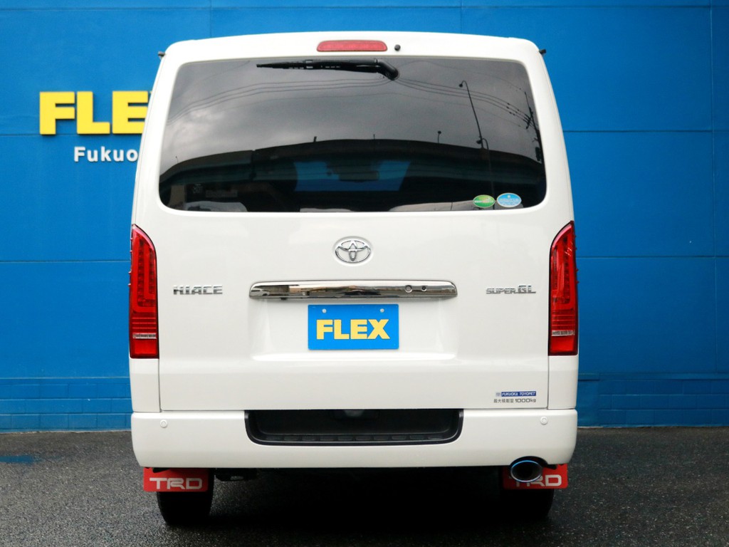 ハイエースをお探しなら専門店のFLEXハイエース福岡店まで！　福岡店の展示車両は勿論、全国のFLEXが保有するハイエースの中から貴方にぴったりの一台をお探し致します！