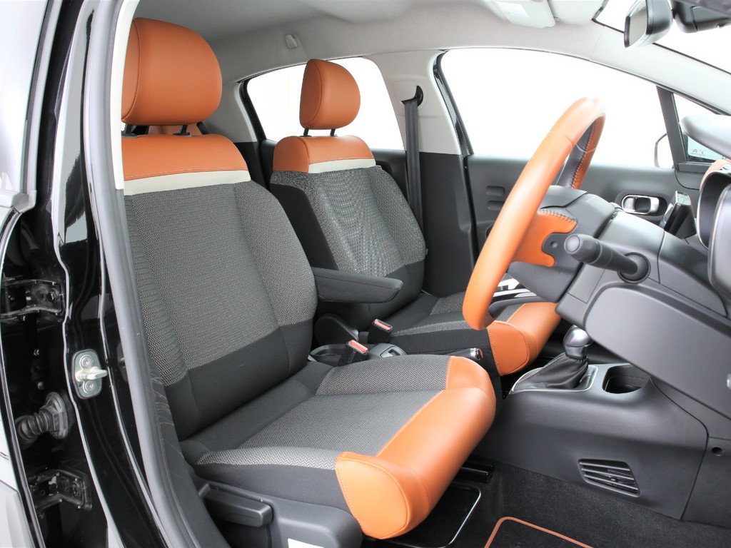 C3 18年 カフェ エディション 中古車を探す直売中古車検索のmikke ミッケ