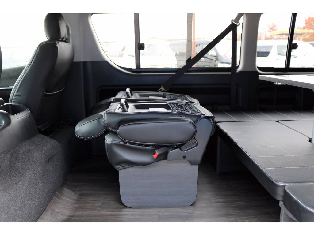 リクライニング済みですので荷物積んだり、車内泊の際なども邪魔にはなりません！！