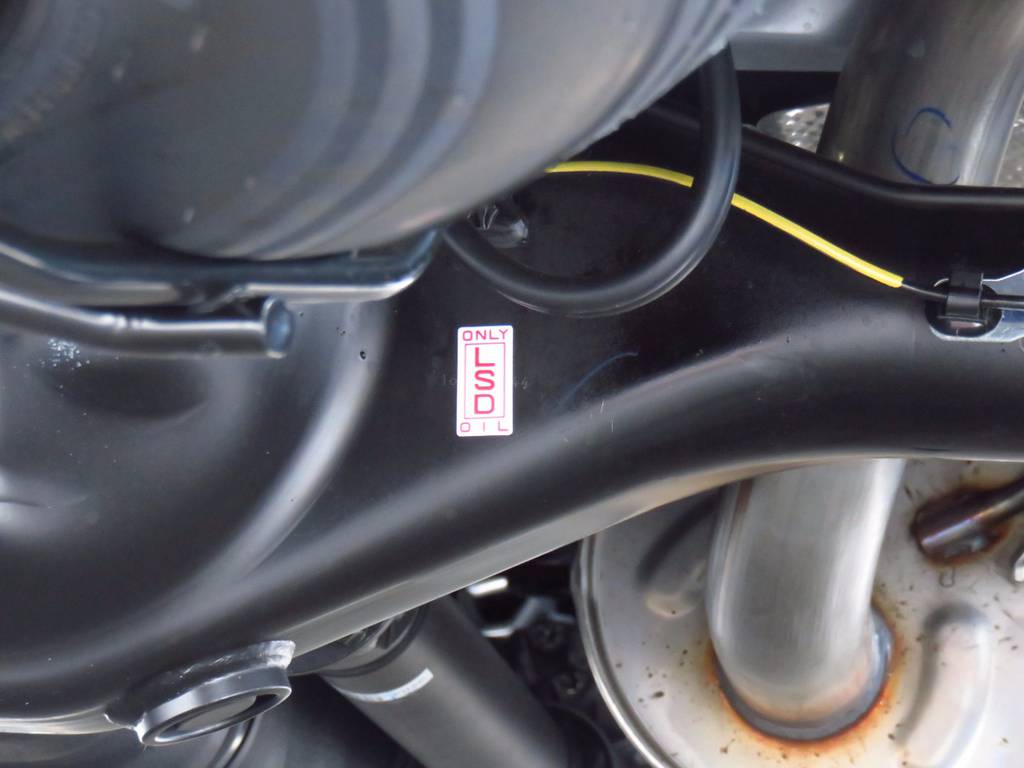 ＬＳＤ装備車両なので直進安定性抜群です！」