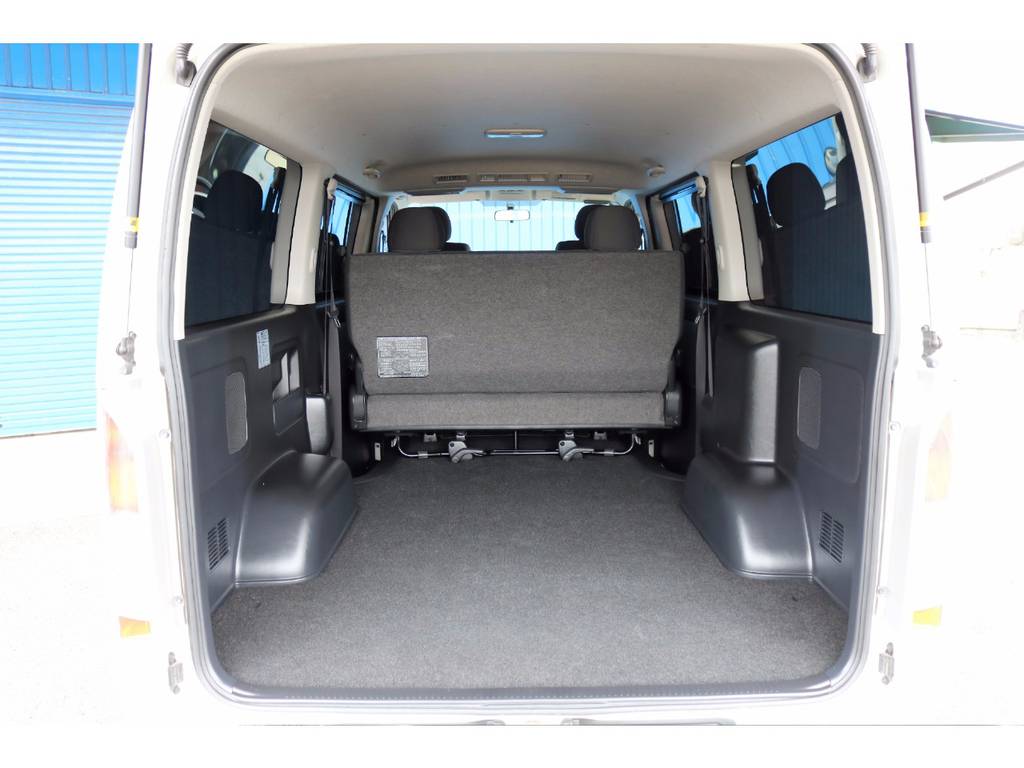 バンならではの広い荷室！どう使うかはお客様次第です♪お気軽にご相談ください！