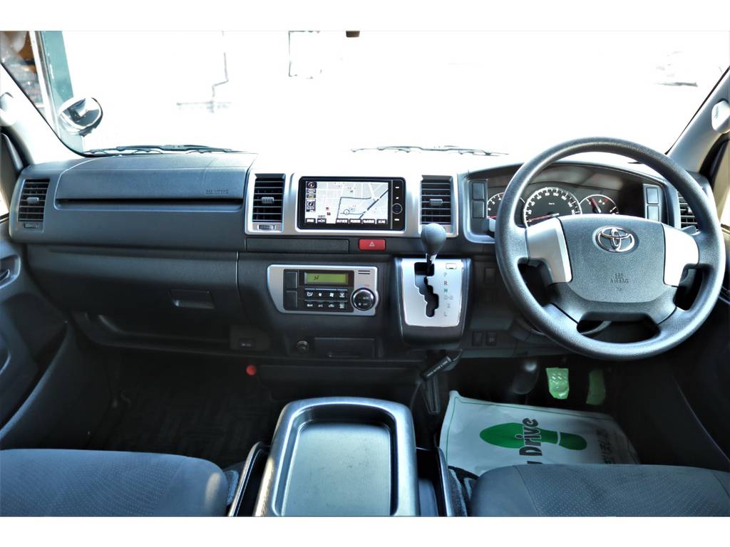 見切りのいいコックピット♪視線も高く実はとても運転しやすい車なんですよ！