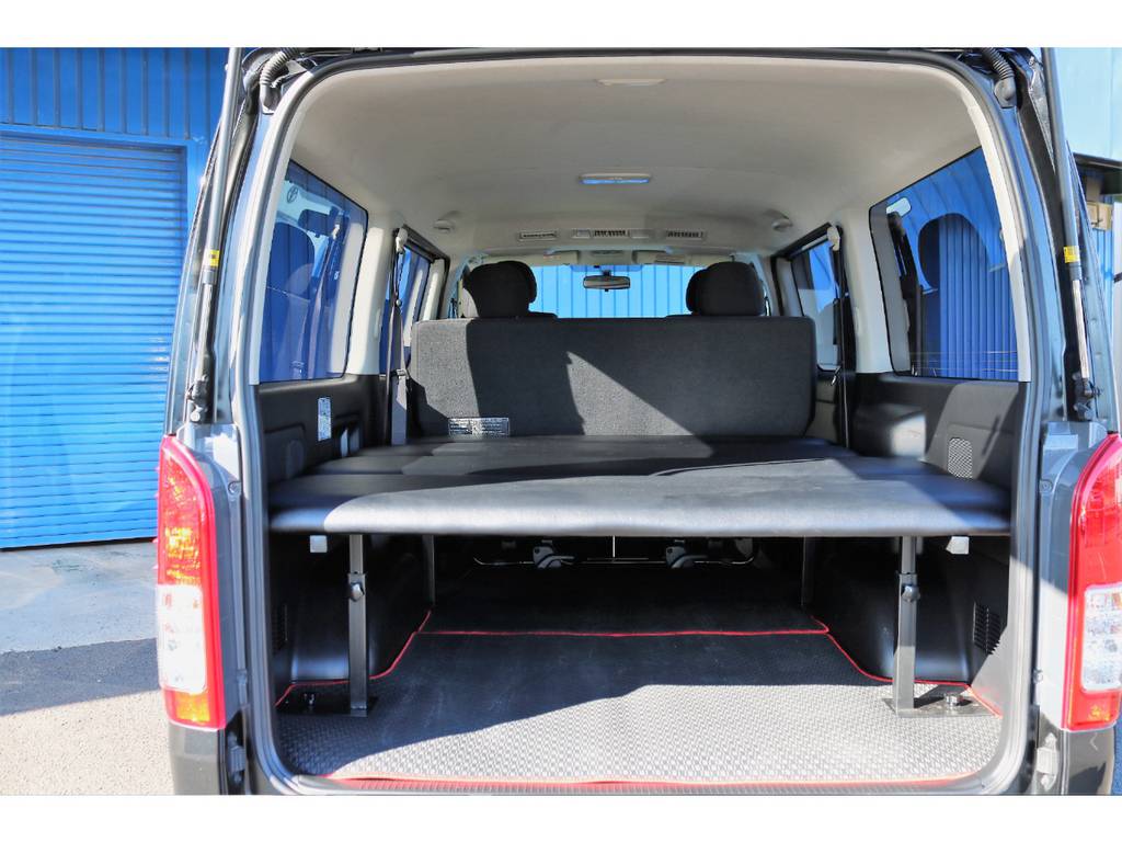 ベットキット装備済み！！車内泊や荷物を積む時もとっても便利です♪