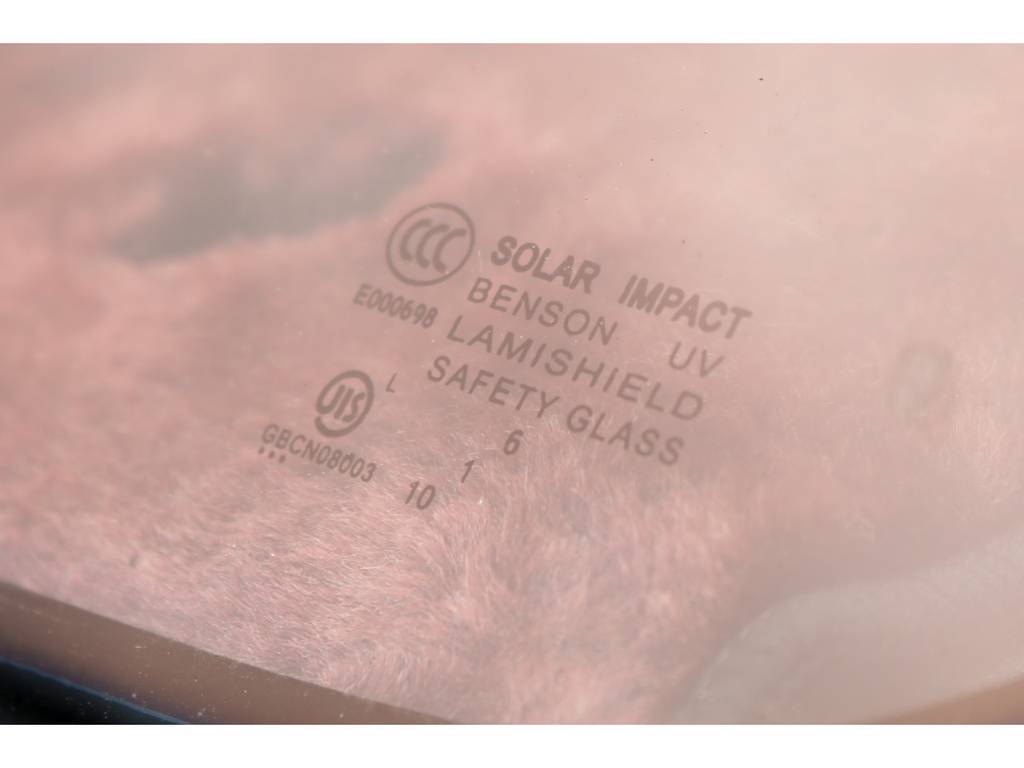 ＳＯＬＡＲ ＩＭＰＡＣＴフロントガラス装着！ＪＩＳマーク付き車検対応品です