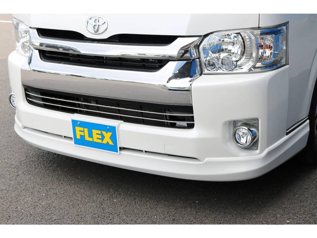 ＬＥＤヘッドライトにＬＥＤフォグバルブ＆メッキフォグカバーも装備