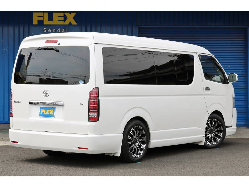ここまでカスタムされた車両はなかなか無いですよ♪