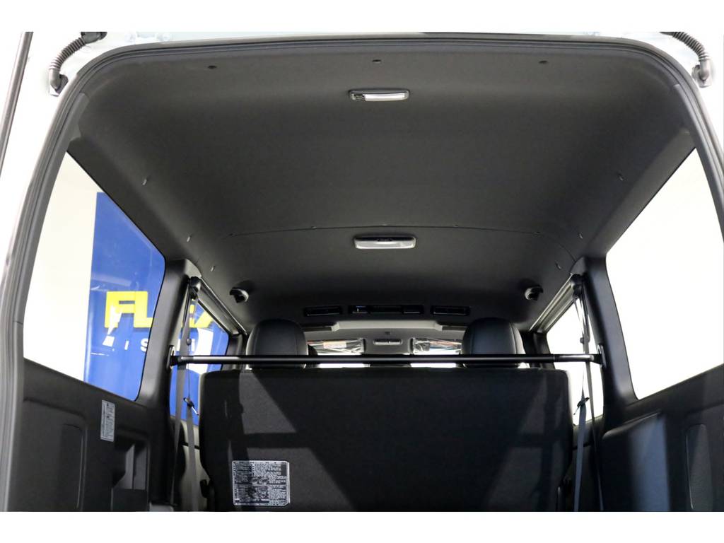 特別仕様車専用装備のブラックルーフ＆ブラックセパレーターバー！