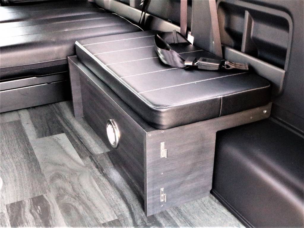 現在、法改正により作製が出来ない横向き3列目シートですので、荷物がたくさん積めます！