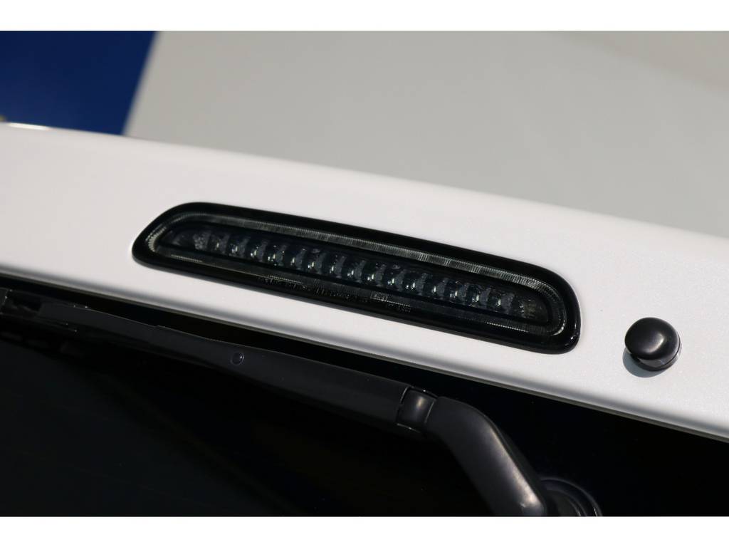 ＬＥＤハイマウントストップランプもスモークに変更！