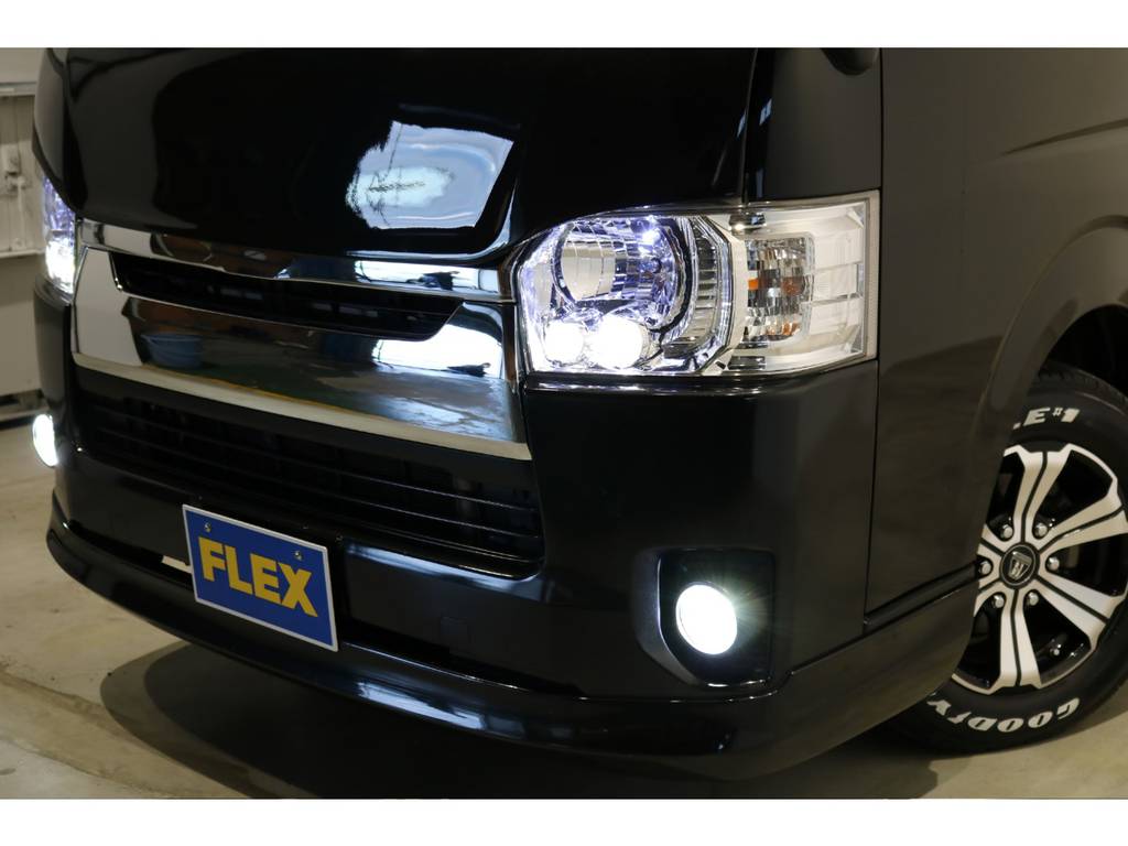メーカーオプションのＬＥＤヘッドランプ！ＬＥＤフォグ＆ポジション！