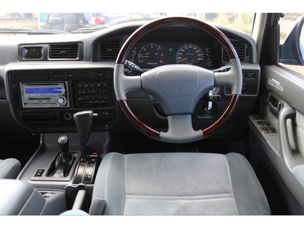運転するうえで一番手に触れるステアリングも新品交換済みです！！新しい革巻き部分はスベスベしていて気持ちが良いです！！まるで赤ちゃん肌★
