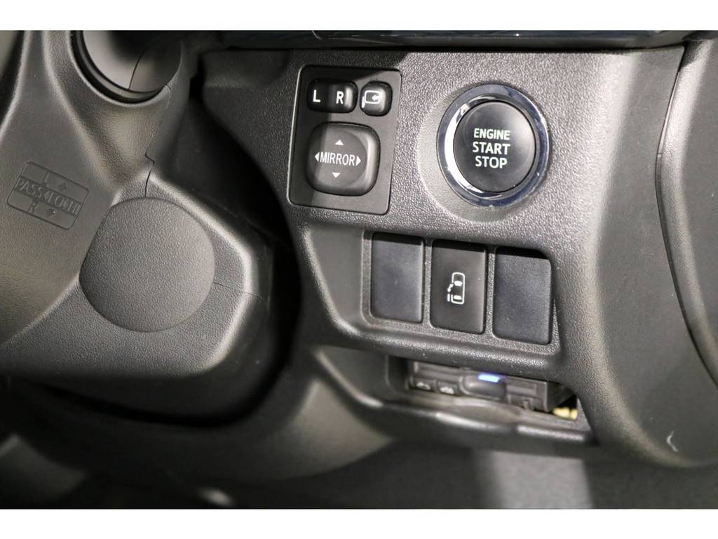 メーカーオプションのスマートキー＆プッシュスタート！パワースライドドアも装備！