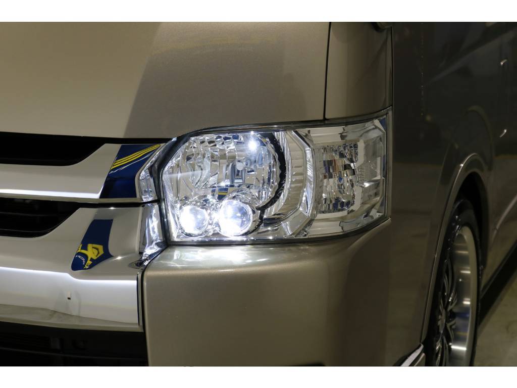 メーカーオプションのＬＥＤヘッドランプも装備しております！
