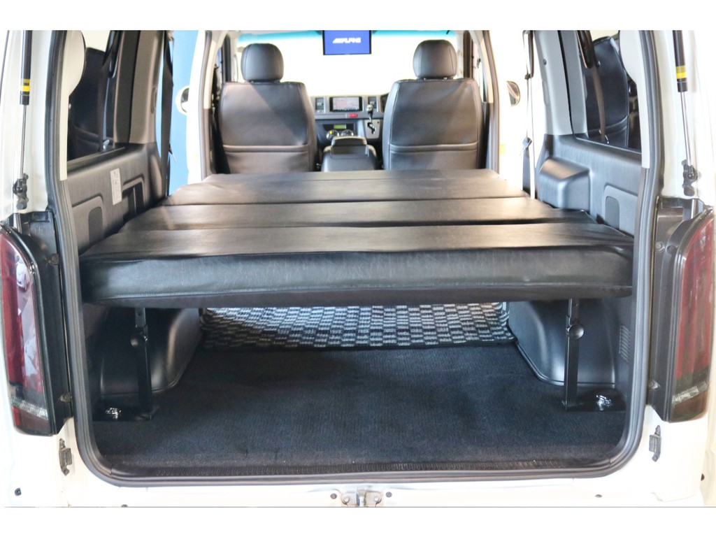 ベットキット搭載車両でキャンプや車中泊も楽しめます！