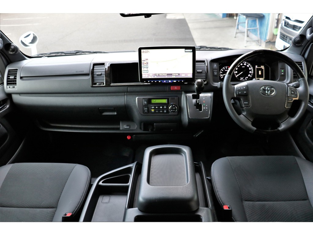 コックピットも高級感があり運転が楽しくなりますね！