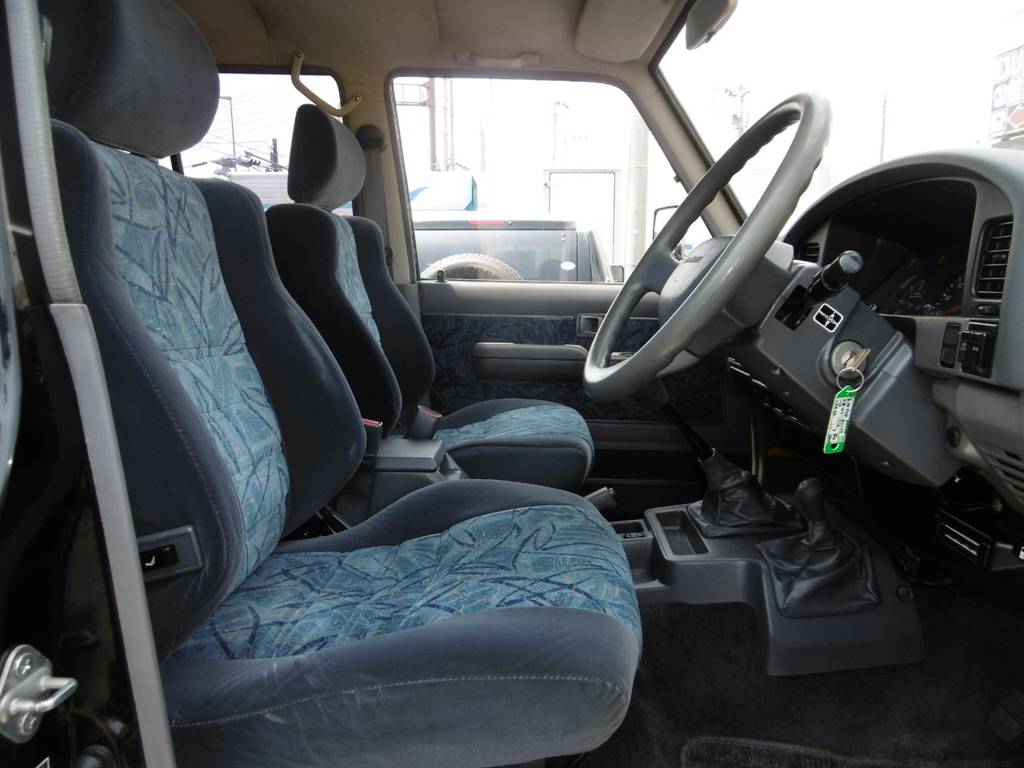 ＦＬＥＸグループは「すべての人に愛車を」をコンセプトに車種別に全国展開中★愛車と一緒に、ライフスタイルを充実させてもらいたいという思いで、ランクル仙台泉店では皆様のご要望になんでもお応えします★