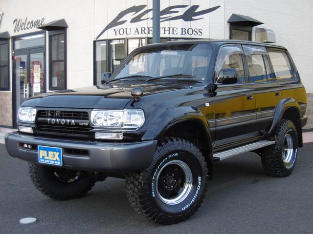 当店にて外装リメイクを施した、ランクル80となります♪