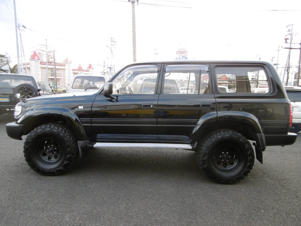 外装はＮＥＷペイントとなりますのでコンディションは新車同等！